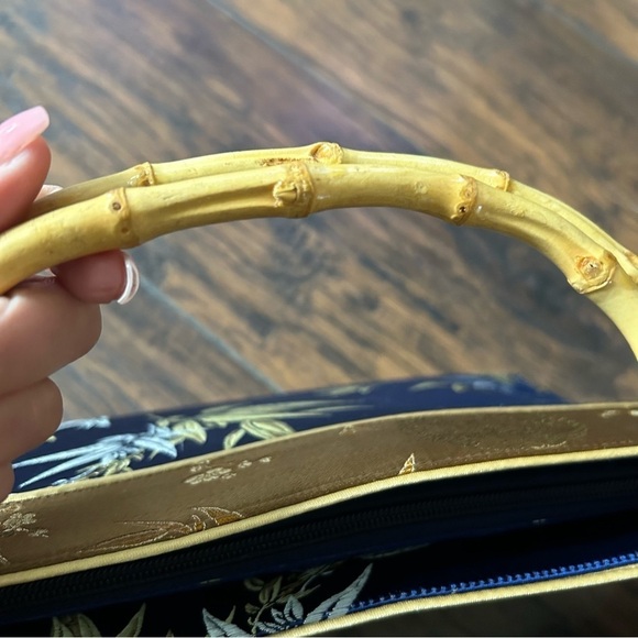 Bamboo Handbag - Picture 14 of 16